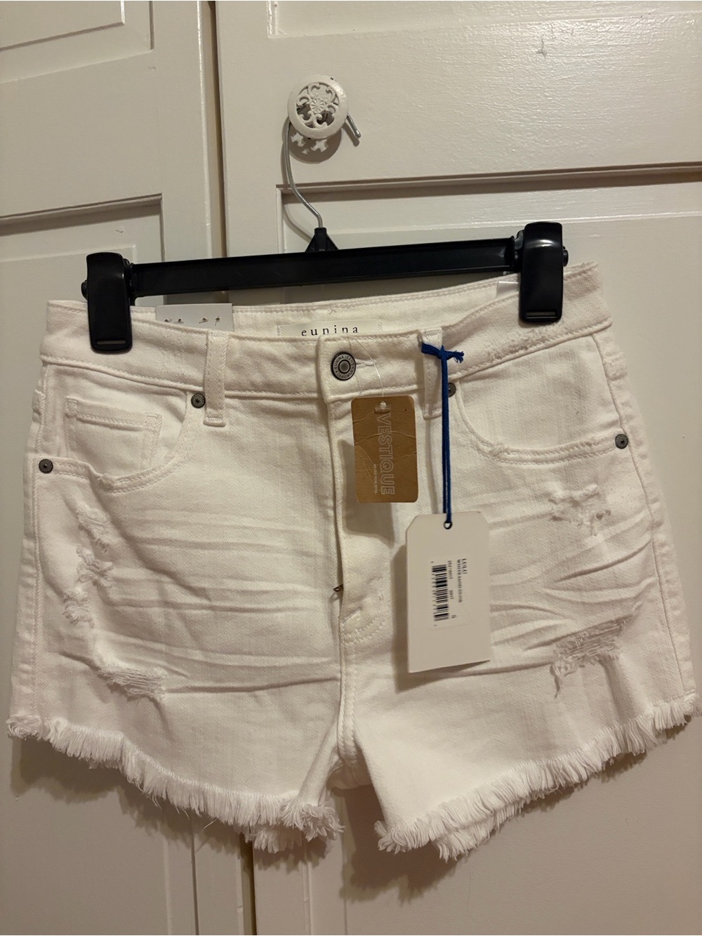 eunina NWT! White High-Rise Frayed Hem Denim Shorts - Picture 2 of 4